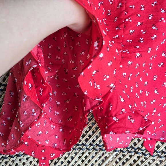 E & M brand flirty Cherry Colored Ditsy Floral Mini-Skort - Picture 12 of 16